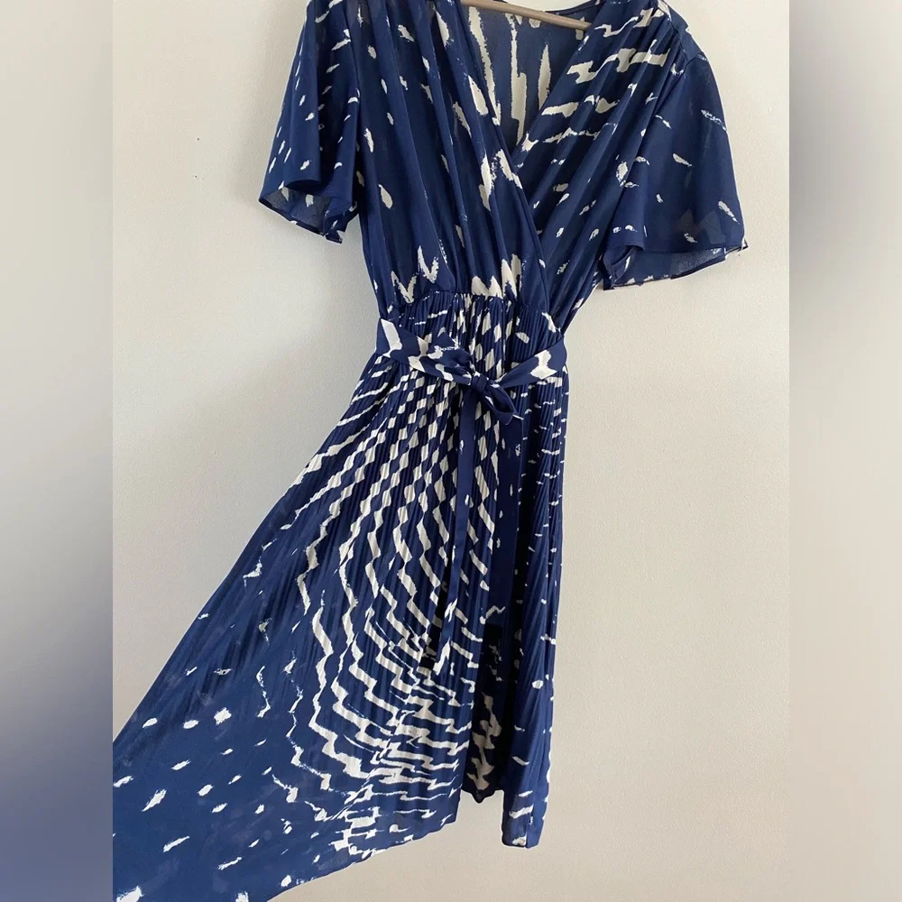 SOLD - Vintage 70s/80s Classy/Boho Navy Blue w/ White Dress - Picture 5 of 7